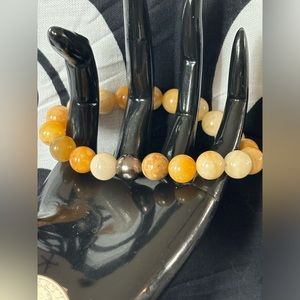 68. Honey Jade With Pearl stretchy